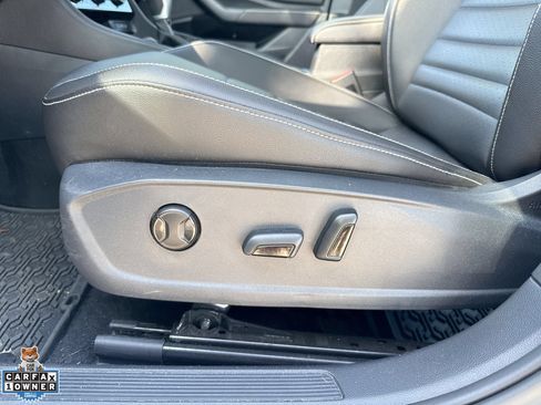 Used 2024 Volkswagen Jetta SE w/ Panoramic Sunroof Package FWD image 15