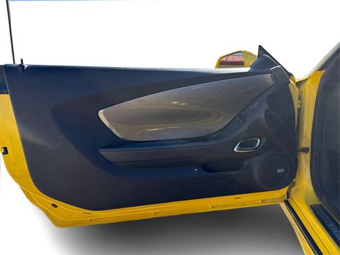 Used 2010 Chevrolet Camaro SS RWD image 16
