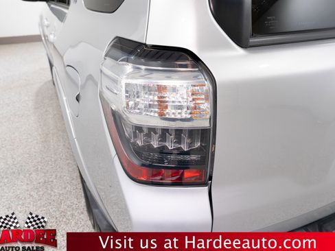 Used 2014 Toyota 4Runner SR5 Premium image 9