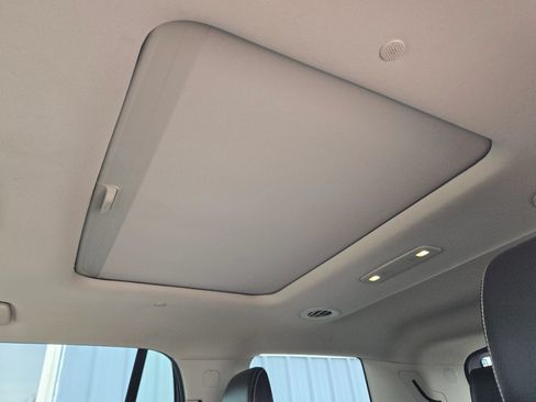 Used 2018 GMC Acadia Denali AWD/4WD image 46