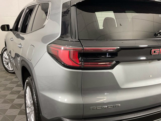 Used 2025 GMC Acadia Elevation w/ Elevation Premium Package FWD image 36