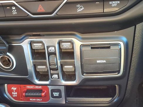 Used 2019 Jeep Wrangler Unlimited Rubicon w/ Cold Weather Group image 23