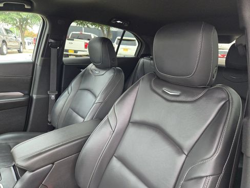 Used 2025 Cadillac XT4 Premium Luxury FWD image 9