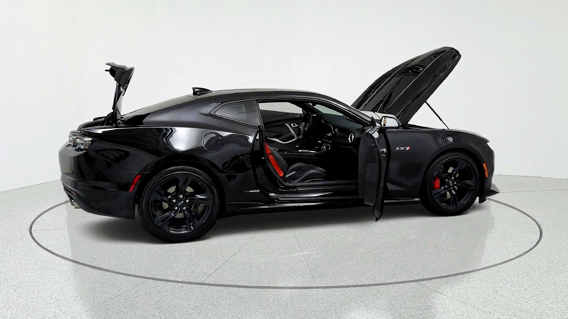 Used 2022 Chevrolet Camaro LT RWD image 13
