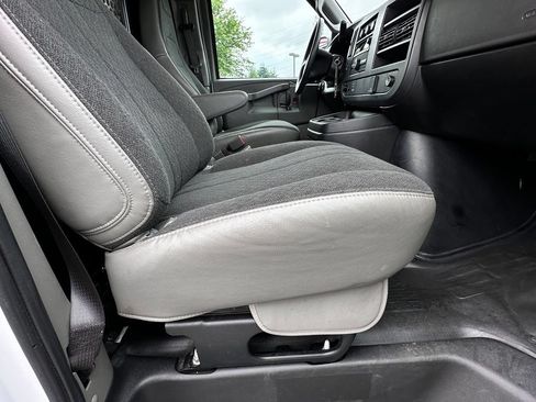 Used 2024 GMC Savana 2500 w/ Driver Convenience Package RWD image 12