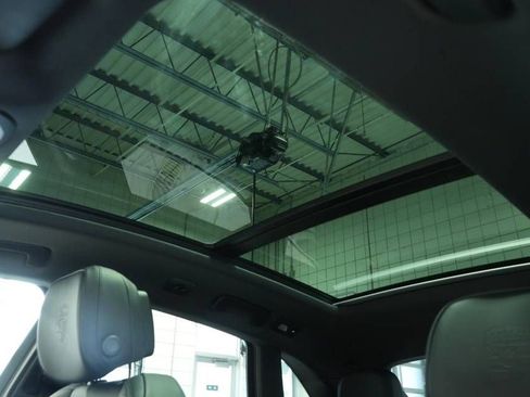 New 2026 Porsche Macan image 37