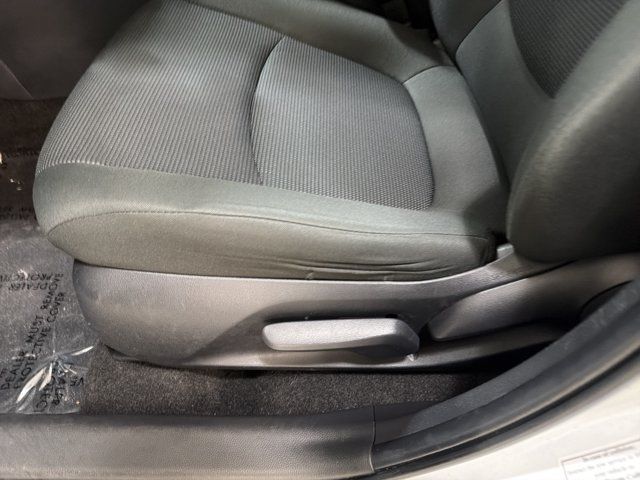 Used 2024 Toyota RAV4 LE AWD/4WD image 16