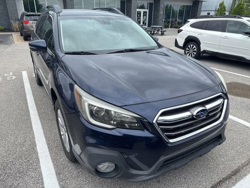 Used 2018 Subaru Outback 2.5i Premium AWD/4WD image 1