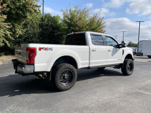 Used 2018 Ford F250 Lariat w/ Lariat Ultimate Package AWD/4WD image 9