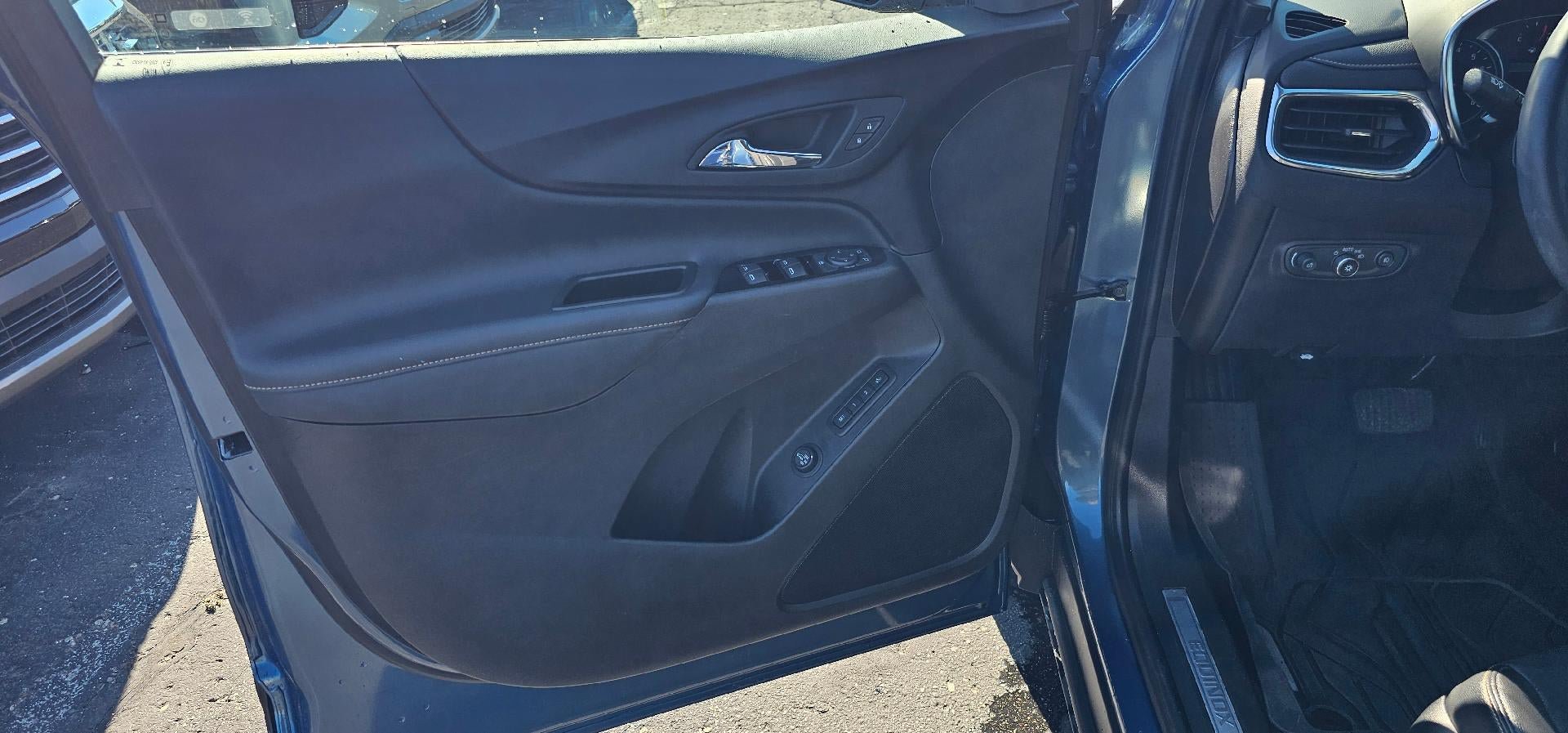 Used 2024 Chevrolet Equinox Premier w/ LPO, Floor Liner Package AWD/4WD image 7