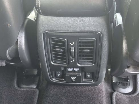 Used 2018 Jeep Grand Cherokee Limited RWD image 13