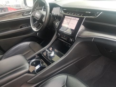 Certified 2022 Jeep Grand Cherokee Limited image 12