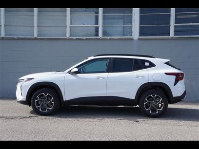 New 2025 Chevrolet Trax LT w/ LT Convenience Package