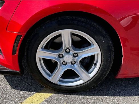 Used 2017 Chevrolet Camaro LT RWD image 8