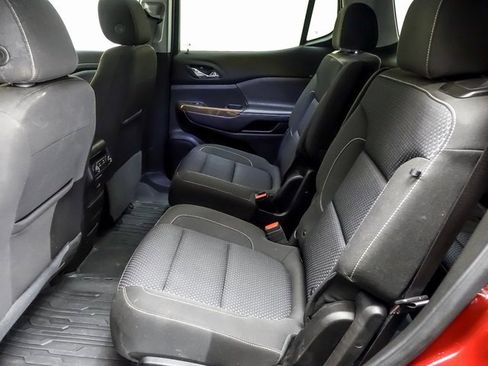 Used 2023 GMC Acadia SLE w/ Driver Convenience Package image 10