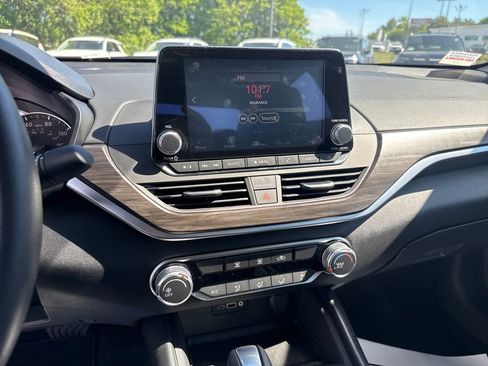 New 2026 Nissan Altima 2.5 SV FWD image 17