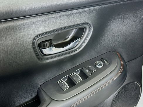 Used 2025 Honda HR-V Sport image 15