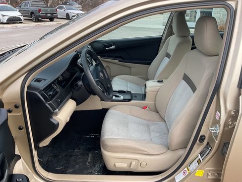 Used 2012 Toyota Camry LE image 13