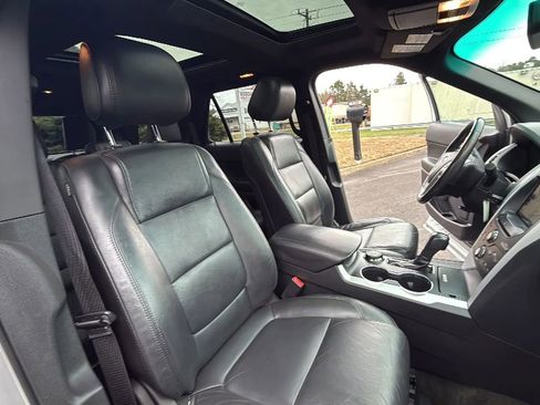 Used 2015 Ford Explorer XLT w/ Equipment Group 202A image 47