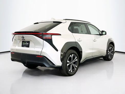 Used 2024 Toyota bZ4X XLE w/ Weather Package image 9