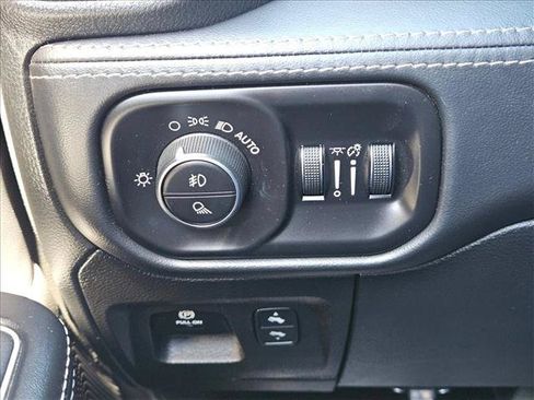 Used 2022 RAM 1500 Limited AWD/4WD image 18