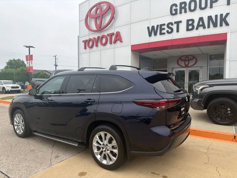 Used 2024 Toyota Highlander Limited AWD/4WD image 8