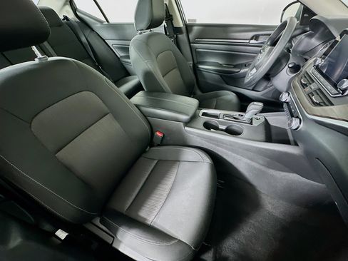 Used 2025 Nissan Altima 2.5 SV image 28