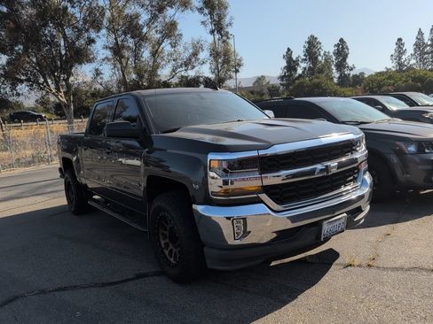 Used 2018 Chevrolet Silverado 1500 LT w/ All Star Edition RWD image 3