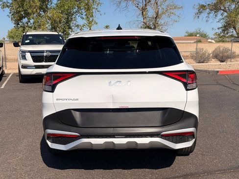 Used 2025 Kia Sportage EX FWD image 5
