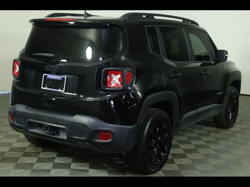 Used 2019 Jeep Renegade Altitude w/ Quick Order Package 2XM AWD/4WD image 16