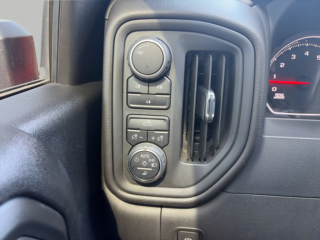 Used 2022 Chevrolet Silverado 2500 Custom w/ Custom Value Package AWD/4WD image 20