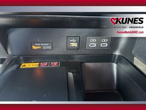 Used 2025 Toyota Camry LE image 31