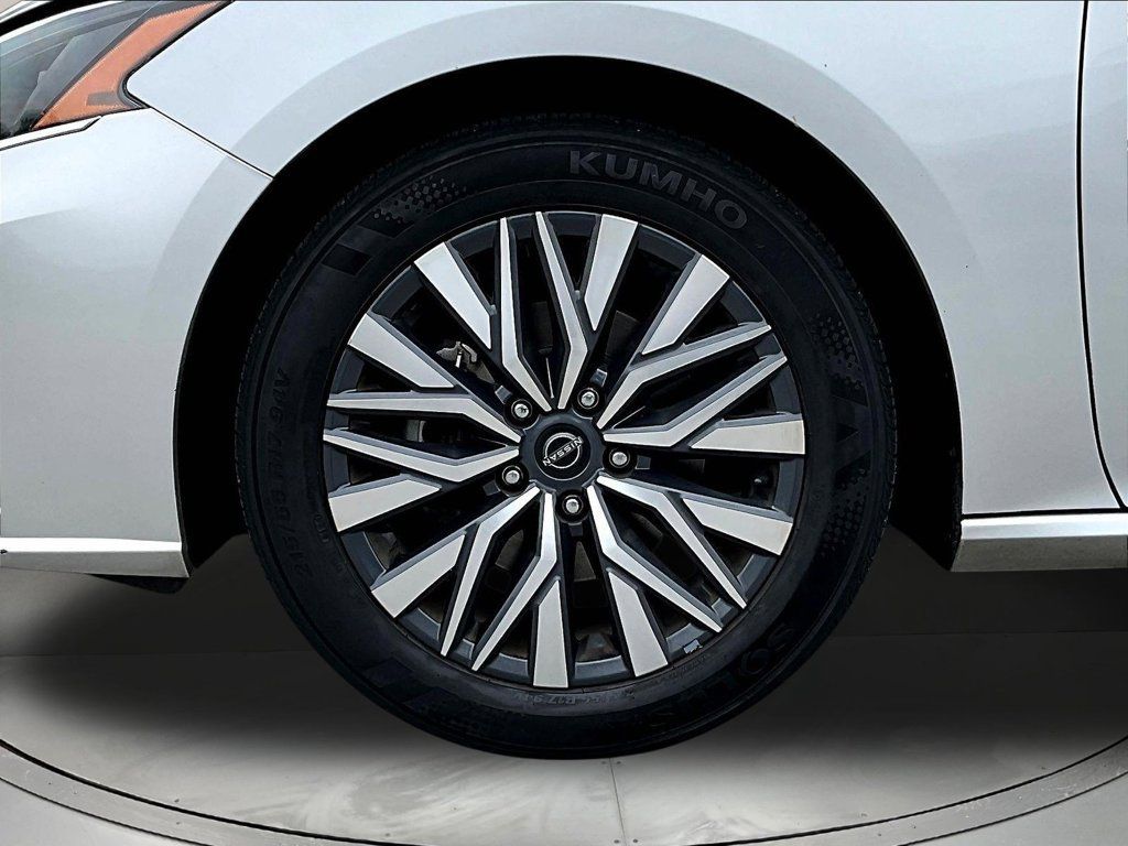 Used 2024 Nissan Altima 2.5 SV FWD image 33