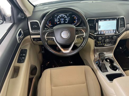 Used 2022 Jeep Grand Cherokee Laredo E image 19