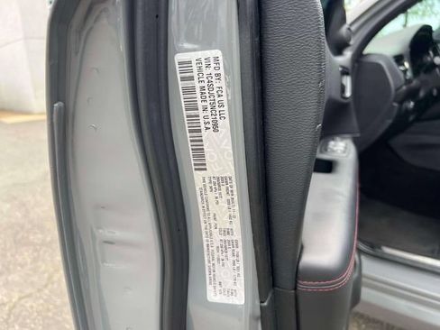 Used 2022 Dodge Durango R/T w/ Blacktop Package AWD/4WD image 27