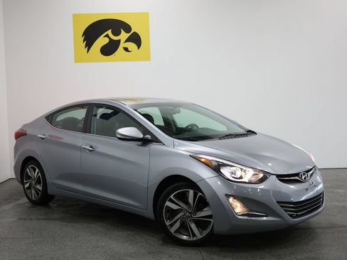 Used 2015 Hyundai Elantra Limited w/ Option Group 05 FWD image 2