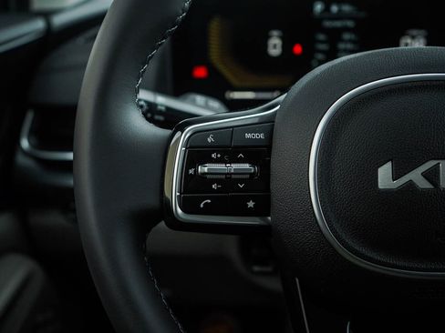 New 2026 Kia Carnival LXS image 21