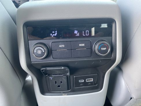 Used 2023 GMC Acadia SLT image 37