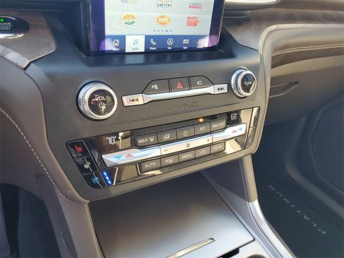 Used 2020 Ford Explorer Platinum w/ Premium Technology Package image 22