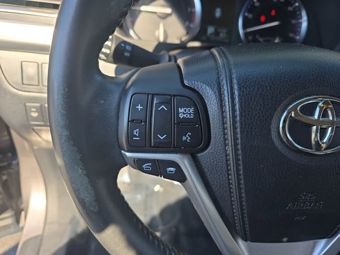 Used 2015 Toyota Highlander Plus image 18