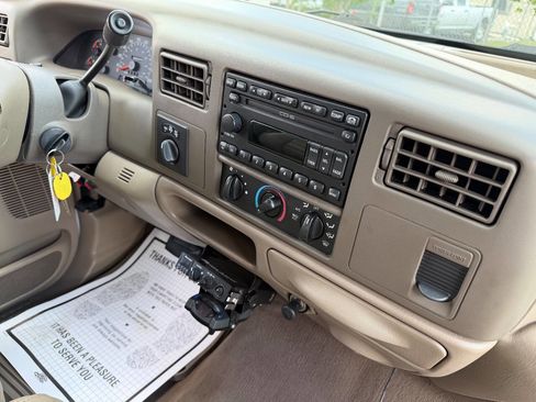 Used 2001 Ford F350 Lariat AWD/4WD image 27