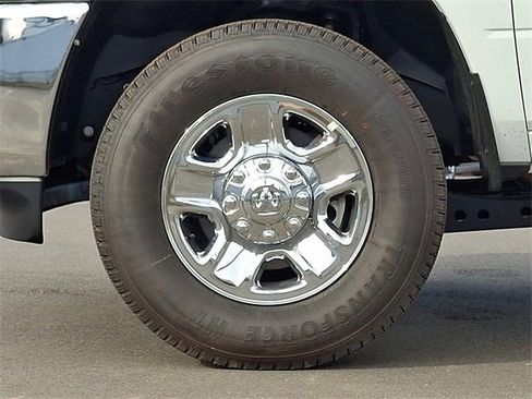 Used 2024 RAM 2500 Tradesman w/ Chrome Appearance Group image 8