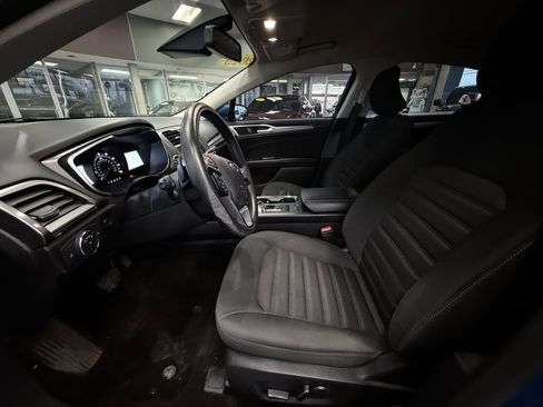 Used 2019 Ford Fusion SE image 16