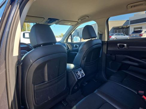 Certified 2024 Kia Sorento S image 17