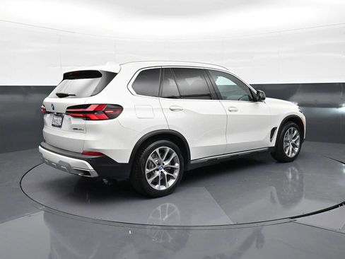 Used 2025 BMW X5 xDrive50e w/ Executive Package AWD/4WD image 5