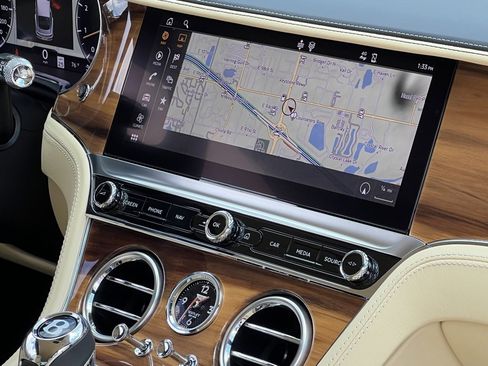 Used 2022 Bentley Continental GT image 46