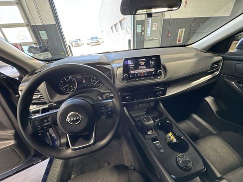 Certified 2024 Nissan Rogue SV image 29