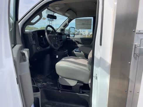 New 2025 Chevrolet Express 3500 w/ Power Convenience Package RWD image 7