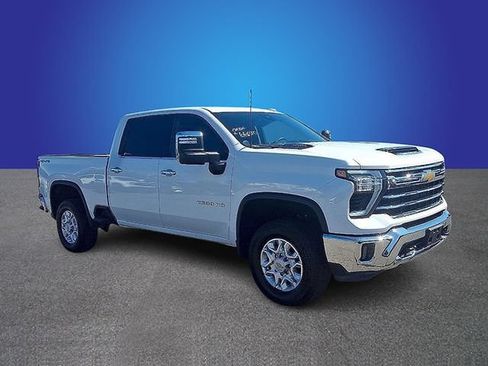Used 2024 Chevrolet Silverado 2500 LTZ AWD/4WD image 3