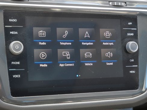 Certified 2022 Volkswagen Tiguan SE image 23